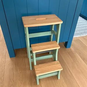 Nuevo diseño de tres escalones, escalera de tijera personalizada, taburete de pie de madera fladable, escalera, silla convertible para Cocina