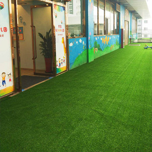 Simulación artificial césped alfombra césped proyecto jardín <span class=keywords><strong>de</strong></span> infantes césped fútbol césped artificial al aire libre boda césped falso - Product Image 4