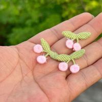 Petites cerises brodées, sans colle, idéales pour les pinces à cheveux DIY, les accessoires capillaires et les accessoires vestimentaires.