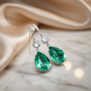 Eleganti Orecchini Pendenti in Cristallo Verde Placcati Argento, Taglio a Goccia, Gioielli da Sposa per Donna, in Lega Metallica - Product Image 2