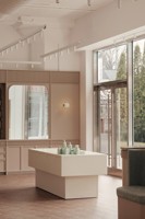 Ensemble de mobilier de salon de beauté de luxe tout-en-un - Poste de travail moderne en acier inoxydable, ergonomique et durable