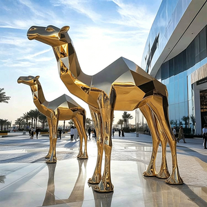 Escultura de Camello de Acero Inoxidable Dorado Grande, Estilo Medio Oriente, Mascota Icónica, Estatua de Camello con Acabado de Espejo Metálico - Product Image 4