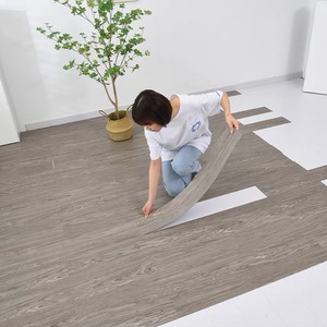 Échantillons Gratuits – Revêtement de Sol PVC de Luxe Imperméable, Dalles de Sol Vinyle Auto-Adhésives, Carrelage de Sol SPC à Clipser Effet Chêne - Product Image 4