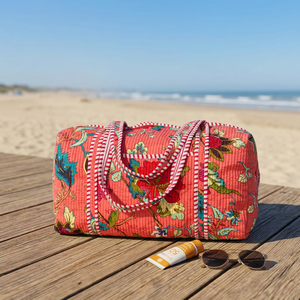 Sac de voyage matelassé en coton de qualité supérieure, motif floral imprimé, léger, spacieux, fermeture éclair, fait main, élégant - Product Image 4
