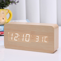 Réveil numérique LED en bois artisanal pour chambre à coucher