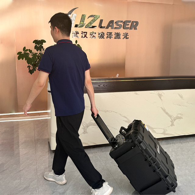 300w Handheld Pulsed Fiber Laser Cleaning Machine for Rust Removal Paint Oil Removing Cleaner New Product