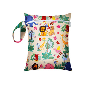 Tas Popok Bayi Tahan Air 16X20Cm, Tas Popok Kain Motif Ritsleting Tunggal Dapat Dipakai Ulang, Tas Basah Kering Popok Bayi - Product Image 5