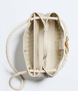 Sac à main Bottega Andiamo en cuir Intrecciato souple avec détail de nœud signature et bandoulière coulissante Veneta - Product Image 4