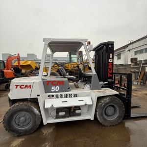 Montacargas TCM FD50 de 5 Toneladas con Sistema de Elevación Estable, Operación Cómoda, Fácil Mantenimiento, Ideal para Uso Industrial y Logístico - Product Image 5