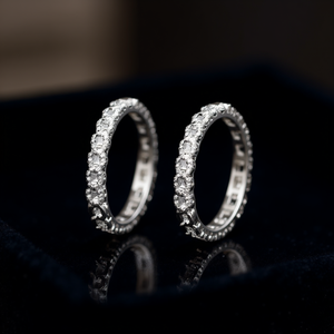 Orecchini a Cerchio in Oro Bianco E3293 con Diamanti Taglio Smeraldo, Incastonatura a Canale, Gioielli di Lusso per Donna - Product Image 2