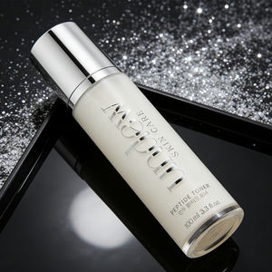 Tonique Peptidique Resserreurs de Pores avec Exfoliation Douce AHA/BHA et Nettoyage en Profondeur pour les Points Noirs et les Pores Dilatés pour Femmes - Product Image 5