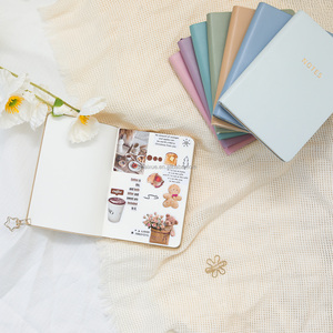 Cuaderno de bolsillo A6 de tapa blanda de cuero PU de gama alta, Mini cuaderno de bolsillo hecho en fábrica con logotipo de lámina de oro personalizado - Product Image 5