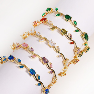 <span class=keywords><strong>Bracciale</strong></span> a Ramo <span class=keywords><strong>con</strong></span> Foglie Floreali Placcato <span class=keywords><strong>Oro</strong></span> 18K <span class=keywords><strong>con</strong></span> Zirconi Cubici Colorati CZ da Donna - Pulsera de Mujer - Product Image 1