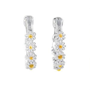 Orecchini a Cerchio E757 in Oro Bianco con Fiore e Cristalli Incastonati, Gioielli da Donna per Uso Quotidiano - Product Image 1