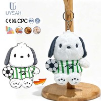 Porte-clés en peluche Uyeah OEM Design, chien unisexe en coton PP rembourré, mignon chien en uniforme de football, jouet en peluche animal personnalisé