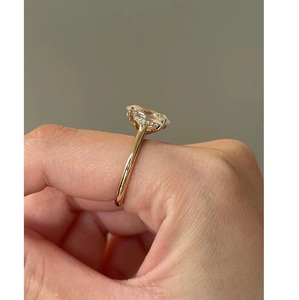 Ensemble de bagues de fiançailles de luxe en or 14 carats avec diamant de laboratoire taille ovale et alliance éternité assortie, pour bagues de mariage certifiées - Product Image 6