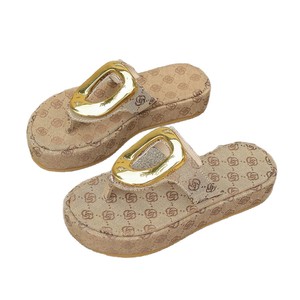 Nouvelles sandales de plage décontractées à clip pour femme, modèle été 2026, à bout ouvert et semelle épaisse, style mode pour l'export. - Product Image 6