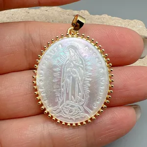 Vente en Gros Médaille Ovale Nacre Coquillage Vierge Marie Guadalupe Pendentifs Charmes Pour La Fabrication de Bijoux Collier Accessoires