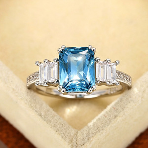 Anello di Fidanzamento con Zircone Blu Acqua per Donne, Elegante Gioiello da Dito alla Moda - Product Image 2