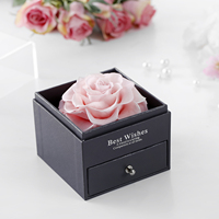 Meilleure vente Rose éternelle conservée Fleur de rose éternelle avec collier dans un coffret cadeau pour cadeau de petite amie