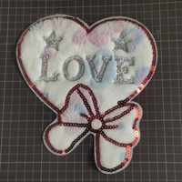 Patchs de broderie en tissu de coeur d'impression de fleur directe d'usine avec fourrure