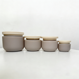 Gommage exfoliant personnalisé OEM dans des pots en HDPE au toucher velours, rechargeables, options multi-tailles, gommage en marque privée - Product Image 1