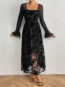 เดรสยาวแฟชั่นผู้หญิงใหม่ ดีไซน์หรูหรา ผ้าลูกไม้สีดำปักลายฉลุ แต่งผ้าต่อกัน แขนยาว เซ็กซี่ - Product Image 5