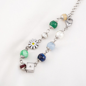 สร้อยข้อมือลูกเต๋าเดซี่สีมุกสีไทเทเนียมสุดอินเทรนด์สำหรับทุกเพศสวมใส่ได้ทุกวัน - Product Image 4