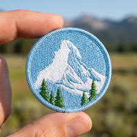 Parches Bordados Termoadhesivos con Logotipo Personalizado a Precio de Fábrica, Insignias Bordadas en 3D con Diseño de Montaña, Parches para Coser en Ropa, Bolsos y Accesorios