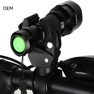 Vente en gros de matériel de vélo automoteur portable Clip de lampe de poche universel rotatif à 360 degrés pour vélos de route - Product Image 1