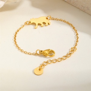 Bracelet à breloques ours anti-ternissement, style minimaliste original, bijoux fantaisie pour enfant, cadeau tendance - Product Image 6
