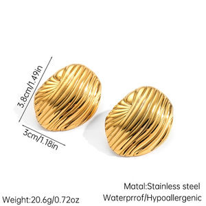 Boucles d'oreilles carrées en acier inoxydable plaqué or à la mode Les goujons irréguliers Bump Lava ne se décolorent pas - Product Image 6