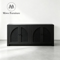 Buffet moderne en bois massif noir de style médiéval avec 4 portes, console multimédia et meuble de rangement en rotin pour salon