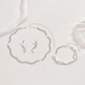 Parure de bijoux pour femme, luxe léger, avec boucles d'oreilles, bracelet et collier en zircon ondulé, ornée de cristaux noirs et blancs en forme de vague, pour mariage - Product Image 3