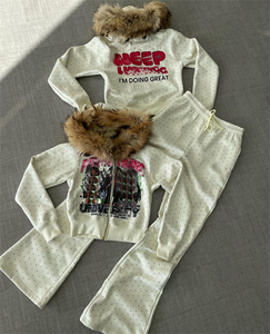 Wt Tùy Chỉnh 400gsm Cotton Dây Kéo Phụ Nữ Tracksuits In Faux Fur Hoodie Và Jogger Bộ Rhinestone Sweatsuits Với Quần loe - Product Image 1