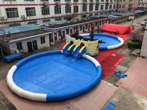 Parc aquatique <span class=keywords><strong>gonflable</strong></span> commercial 2 piscines 30x25x8m <span class=keywords><strong>Jeux</strong></span> aquatiques amusants imperméables Adultes Enfants 500kg Installations de divertissement - Product Image 4