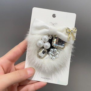 Vêtements en gros de style britannique, pull en fourrure de vison perlé en cuir avec nœud papillon rétro Dongdaemun Corée - Product Image 2