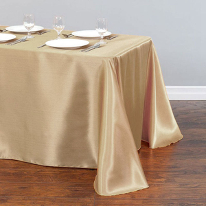 Mantel elegante de satén dorado a precio de fábrica, buenas técnicas tejidas al por mayor para decoración de bodas - Product Image 1