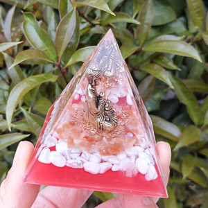 Statue de Bouddha, pyramide en cristal, résine époxy, décoration artisanale pour la maison, ornement de bureau, cadeau - Product Image 3