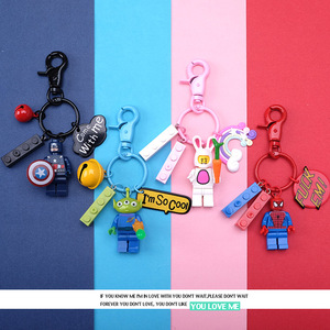 Cool Marvel superhéroe dibujos animados <span class=keywords><strong>Spiderman</strong></span> Anime juguetes colgantes llaveros para bolso encantos 3D PVC accesorios niños regalo - Product Image 3