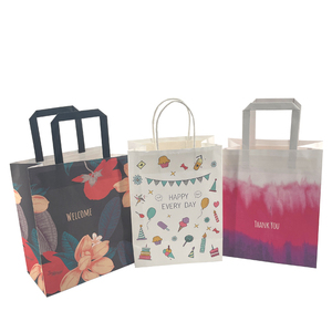 Sac en papier kraft blanc personnalisé avec poignée pour emballage cadeau, fabriqué à la machine - Product Image 1