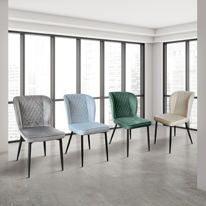 Juego de 4 sillas Simona con tapicería de terciopelo beige y patas de metal para comedor interior - Product Image 4