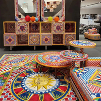 Meja Samping Sofa Bernuansa Artistik Retro dengan Elemen Tradisional, Desain Pola Geometris Klasik Bergaya Nasional untuk Ruang Tamu