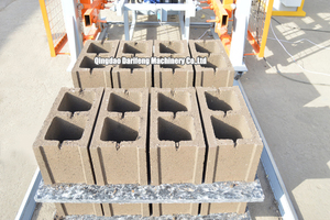 Machine automatique QT4-15 pour la fabrication de blocs de pavé autobloquants en béton (cabroS) – Prix de vente - Product Image 6