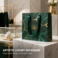 Sac de shopping en papier vert foncé mat personnalisé avec logo de luxe, poignée en corde torsadée dorée pour boutique de vêtements, bijoux, vente au détail
