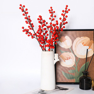 Quả mọng đỏ trang trí nhà với bọt nhân tạo và nhựa để trang trí ngày lễ và trưng bày theo mùa - Product Image 4