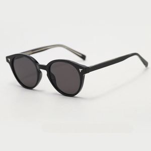Gafas de Sol Redondas con Logotipo Personalizado, Estilo Vintage 2025, con Remaches Metálicos en las Patillas, Protección UV400, TR90, para Hombre y Mujer - Product Image 3