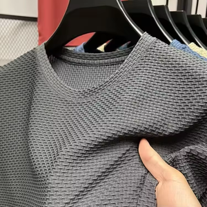 ออกแบบโลโก้ OEM ตามสั่ง เสื้อยืดผู้ชายฤดูร้อนขายดีรุ่นใหม่ สีพื้น แขนสั้น คอเปล่า ดีไซน์เรียบง่าย - Product Image 2