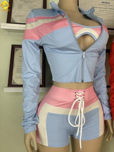 Conjunto de 3 Piezas para <span class=keywords><strong>Mujer</strong></span> con Logo Personalizado de Pantalones Cortos, <span class=keywords><strong>Chaqueta</strong></span> Corta y Sujetador Deportivo para Mayor Elasticidad - Product Image 3