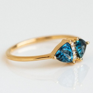 แหวนเงินแท้ 925 ประดับพลอยโทแพซสีน้ำเงินลอนดอนทรงทริลเลียนคัท ดีไซน์สวยทันสมัยสำหรับผู้หญิง - Product Image 2